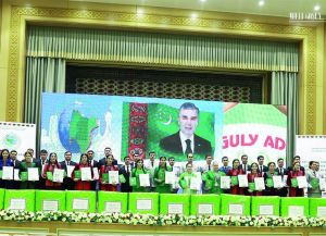 Ýagty geljek ýaşlar bilen