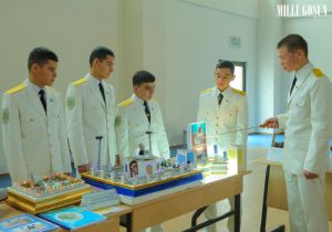 Ýaş watançylaryň mekdep taslamalarynyň ilkinji sergisi