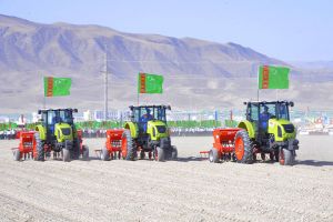 Ýazky ekiş möwsümine taýýarlyk işleri ýokary depginde alnyp barylýar