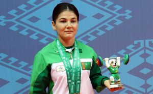 Ýulduz Jumabaýewa agyr atletika boýunça dünýä çempionatynda bürünç medal gazandy