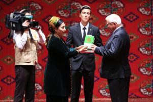 Ýurdumyzyň we jemgyýetimiziň ösüşine goşant üçin Watan sylaglary