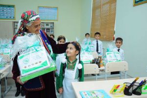 Ýurdumyzyň welaýatlarynda täze orta mekdepleriň bäşisiniň açylyş dabarasy boldy