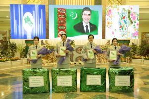 «Ýylyň watançy zenany» adynyň eýeleri